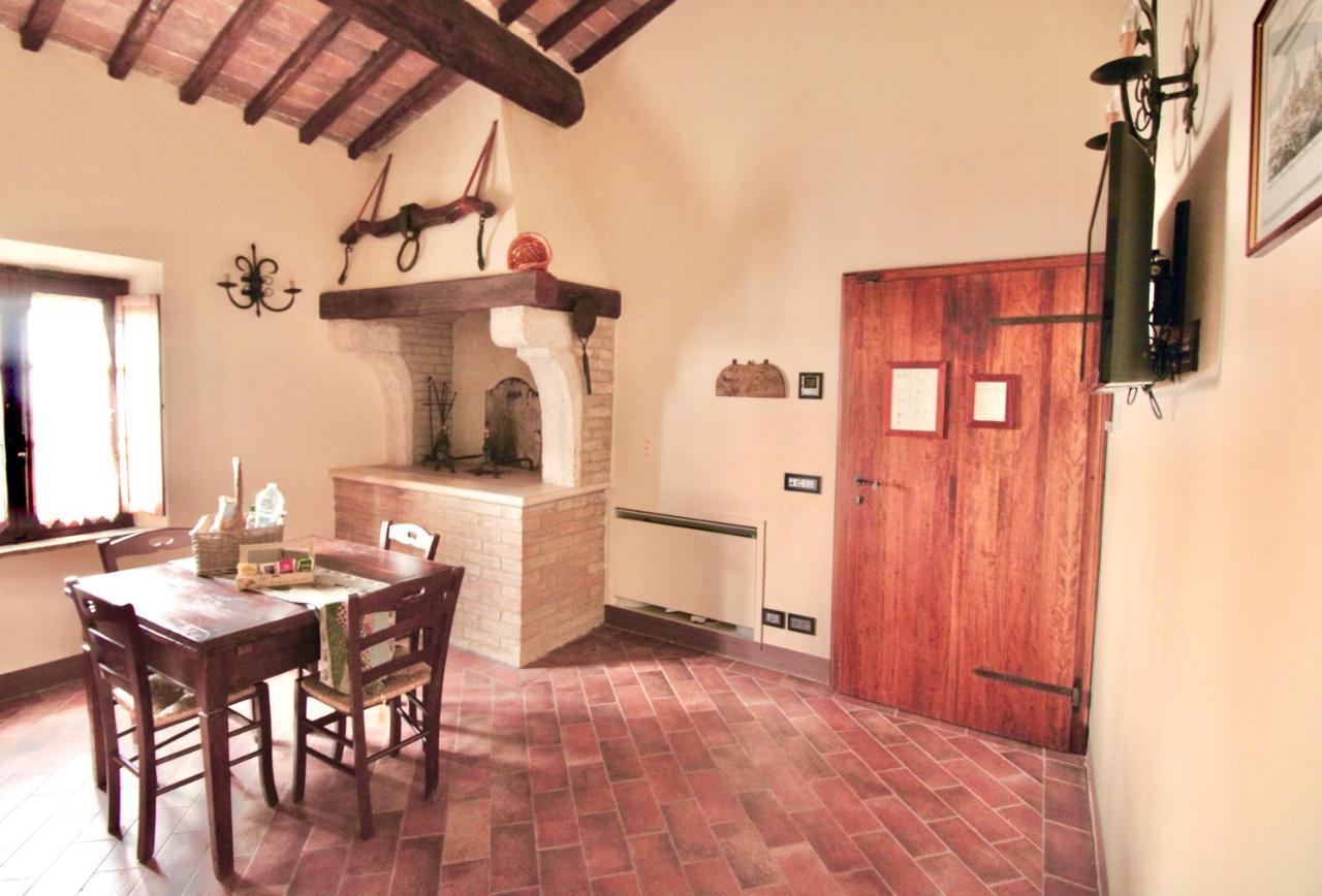 Il Rifugio Del Falconiere Sovicille Luaran gambar